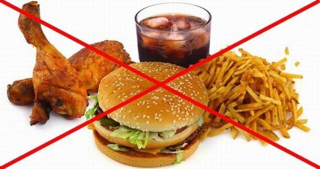 Με την παγκρεατίτιδα, πρέπει να ακολουθήσετε μια αυστηρή δίαιτα και να αποκλείσετε τα επιβλαβή τρόφιμα από τη διατροφή. 